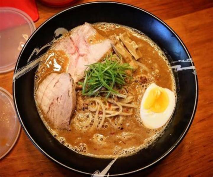 康龍拉麵: 札幌味噌ラーメンの伝説を築いた名店の真実