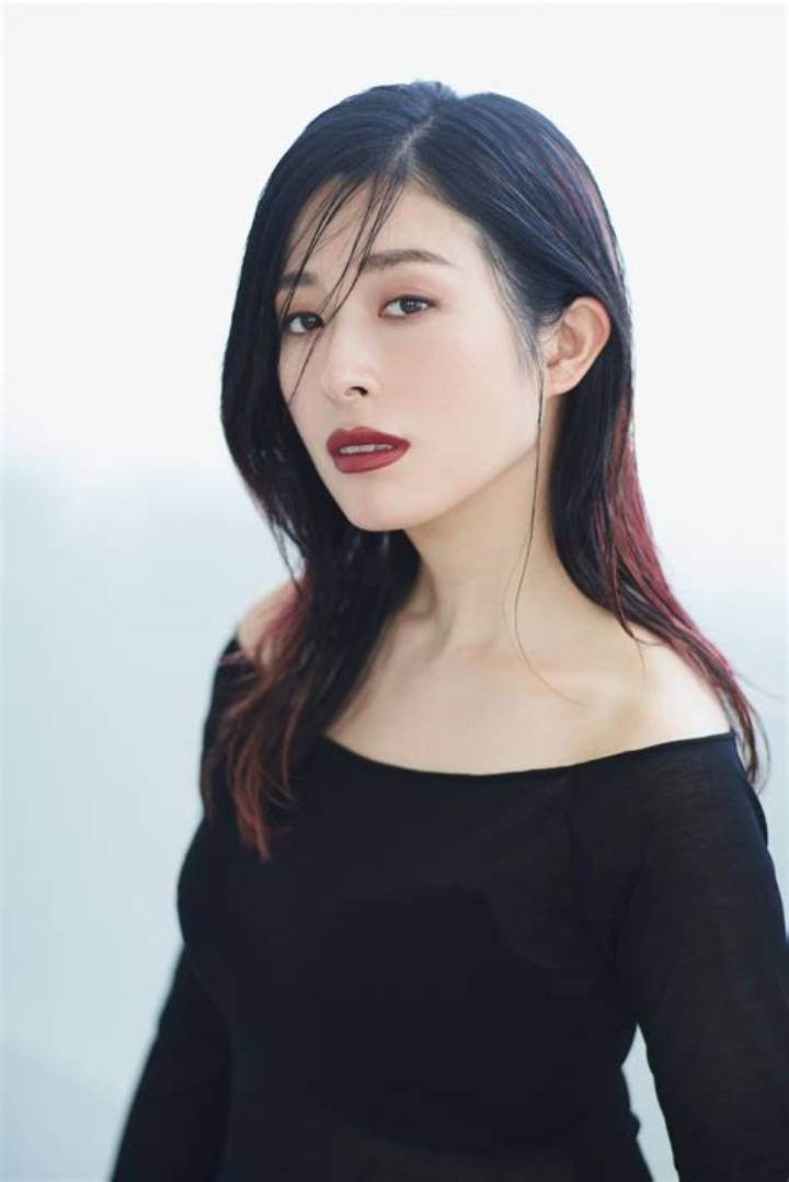 寺田愛: グラビアアイドルから女優へ、キャリアの軌跡と現在
